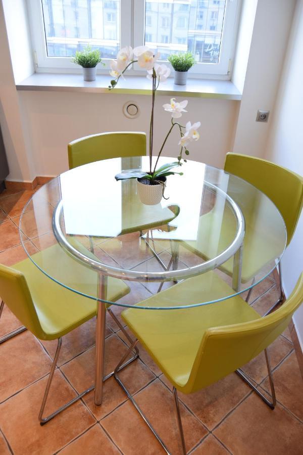 Be My Guest - Krucza Elegant Apartment - Rondo De Gaulle'A Center Of Warsaw Metro Wi-Fi Breakfast Exterior foto