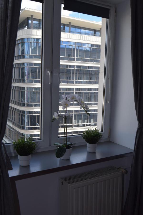 Be My Guest - Krucza Elegant Apartment - Rondo De Gaulle'A Center Of Warsaw Metro Wi-Fi Breakfast Exterior foto